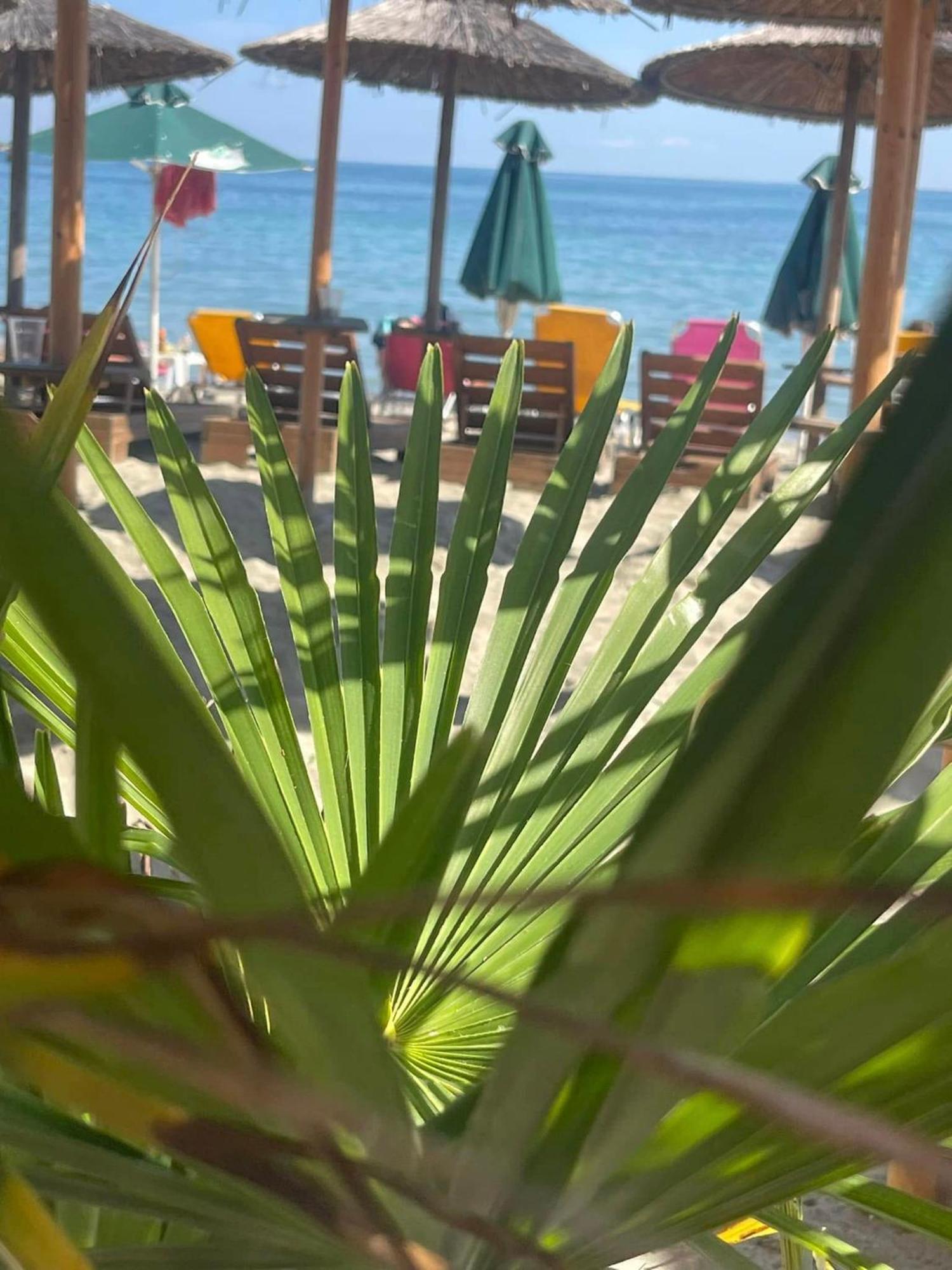 Nos Beach House Paralía Екстериор снимка